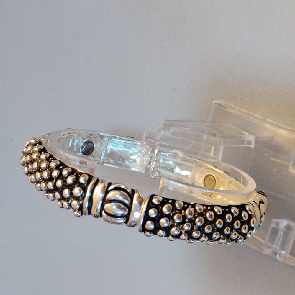 Stauer Silver and Black Stretch Bracelet Bali Bead New in Stauer Navy Blue Bag - Picture 2 of 5